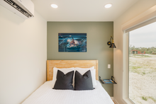 Load image into Gallery viewer, Tail Wave